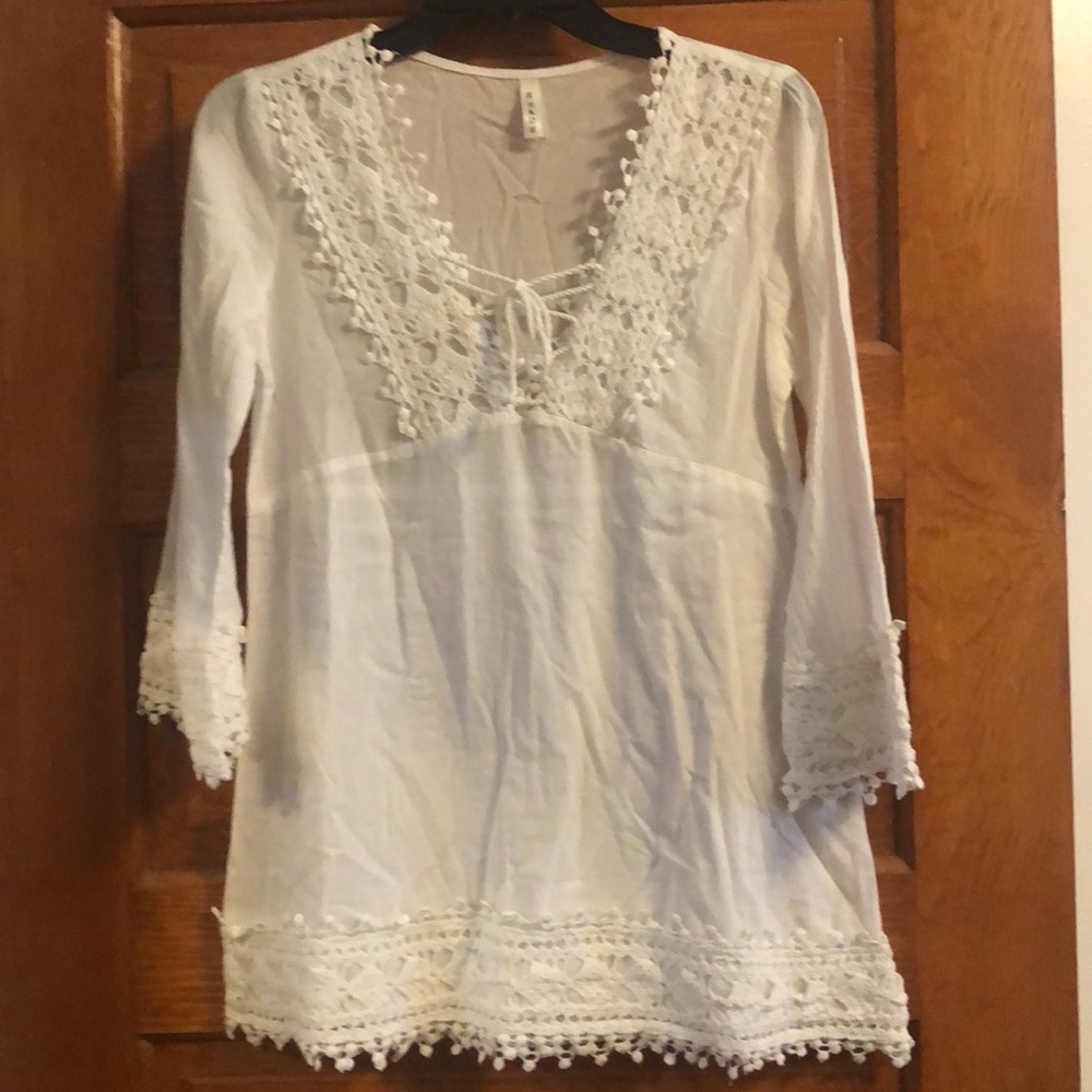 White long sleeve blouse